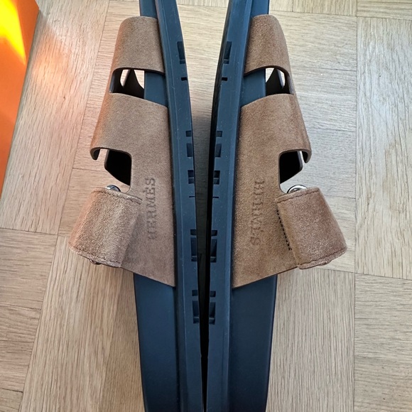 Hermes Chypre Men’s Sandal 43EU Brun Fume in Suede Goatskin authentic brandnew - Picture 2 of 9